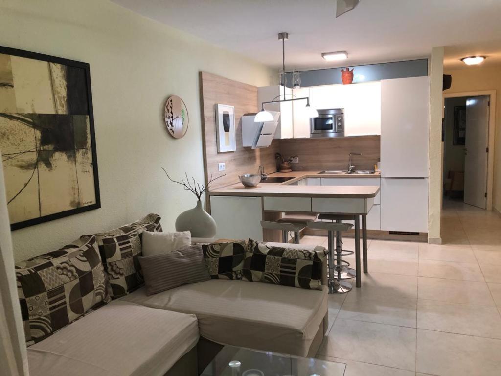 Apartamento Las Vistas Beach - Tenerife Royal Gardens プラヤ・デ・ラス・アメリカス エクステリア 写真