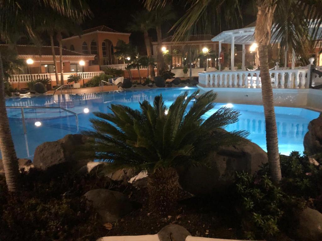 Apartamento Las Vistas Beach - Tenerife Royal Gardens プラヤ・デ・ラス・アメリカス エクステリア 写真